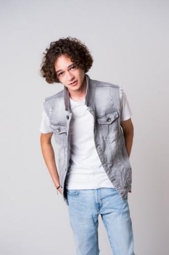 Portrait homme studio jeune